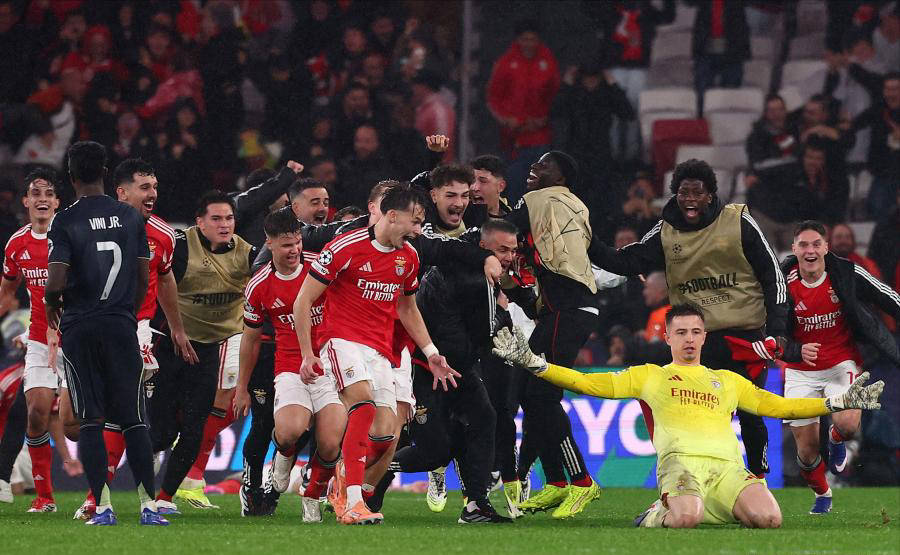 如此欧冠，怎能不爱？悲喜交织，生死一线间，穆里尼奥再度封神